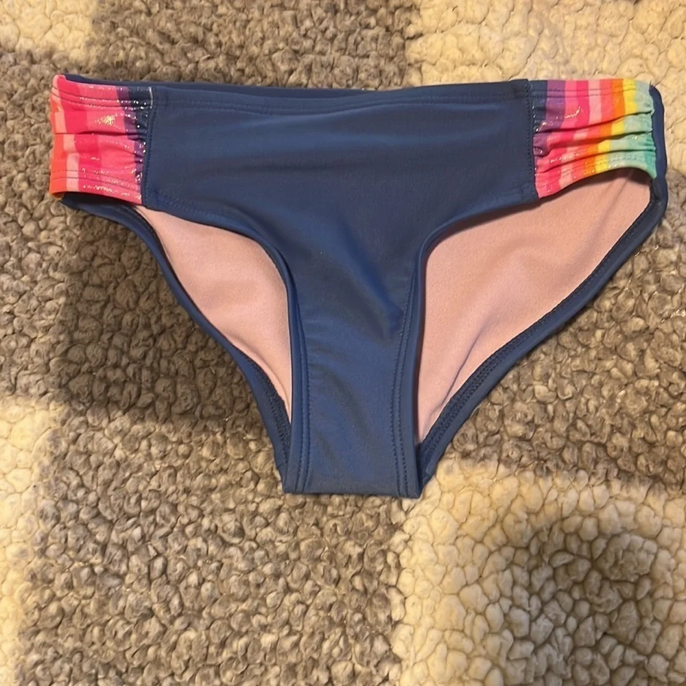 New Girl’s Rainbow Stripe Bikini Size 4/5 SPF 50+ Rashguard NWT